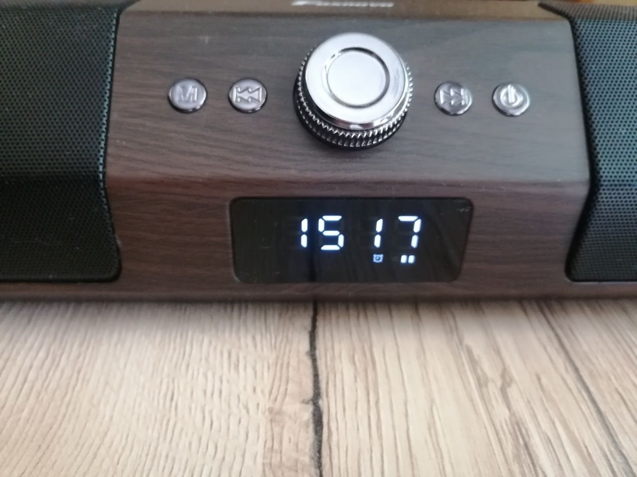 Vând Soundbar / bara de sunet portabil cu ceas