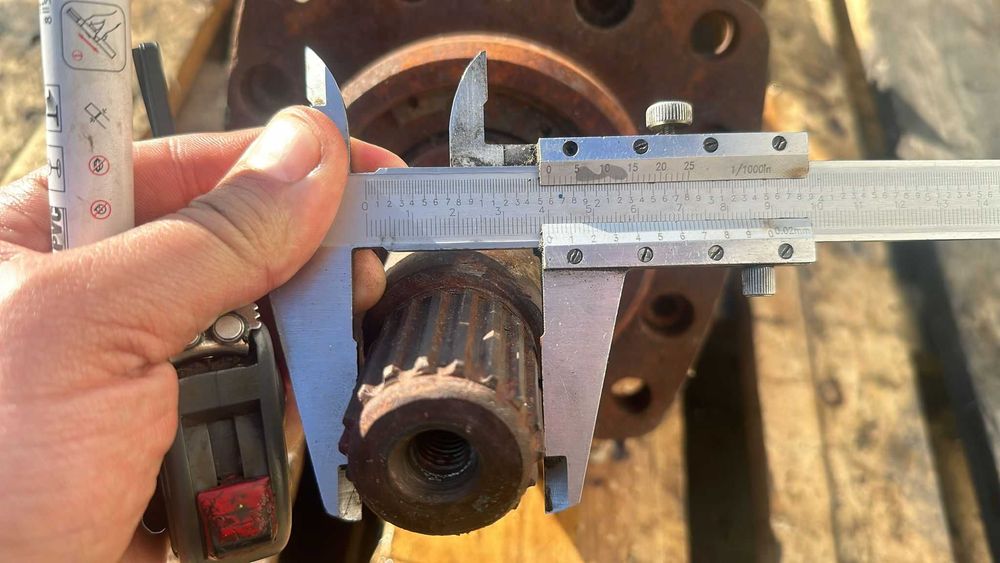 Hidromotor de mars transmisie finala excavator Liebherr 942