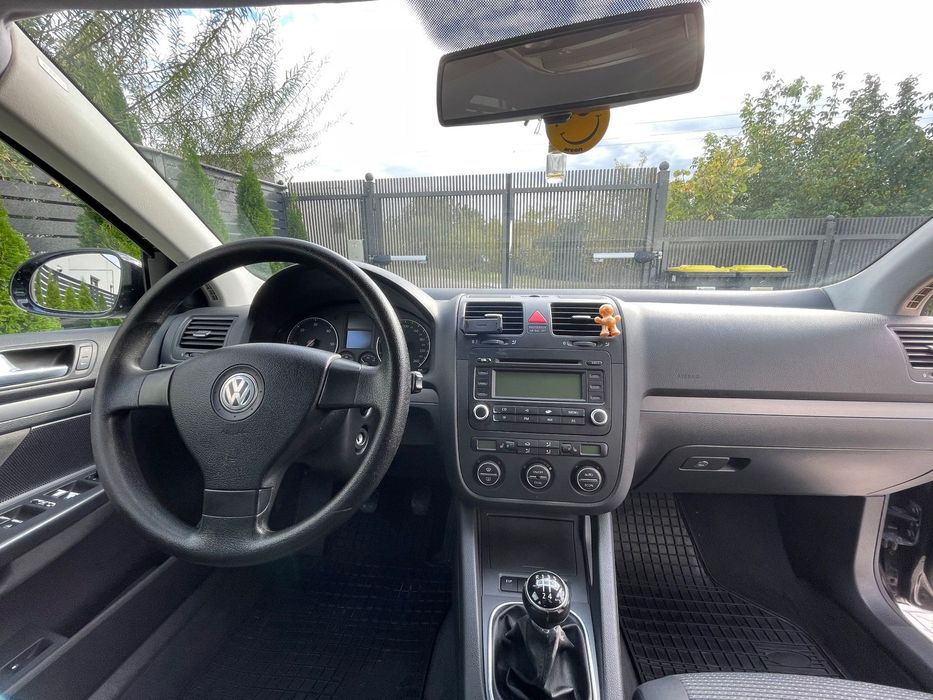 Volkswagen Jetta Sunt al doilea proprietar!