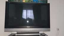 Телевизор Panasonic 106 см