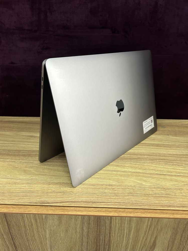 Macbook Pro 2018 15 Inch Core  i9 32/512Gb