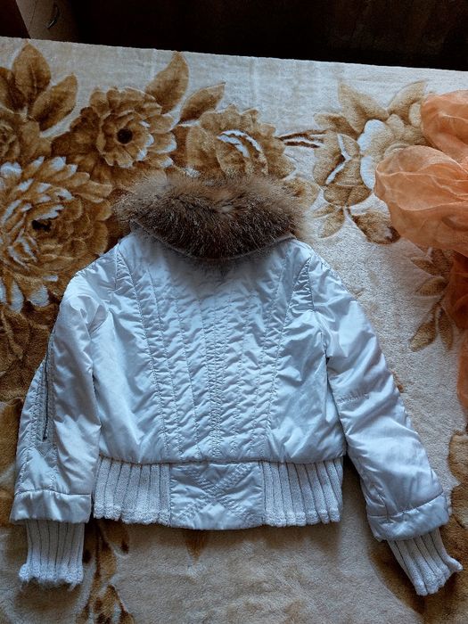 Продам женскую куртку