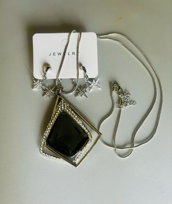 Женское украшение