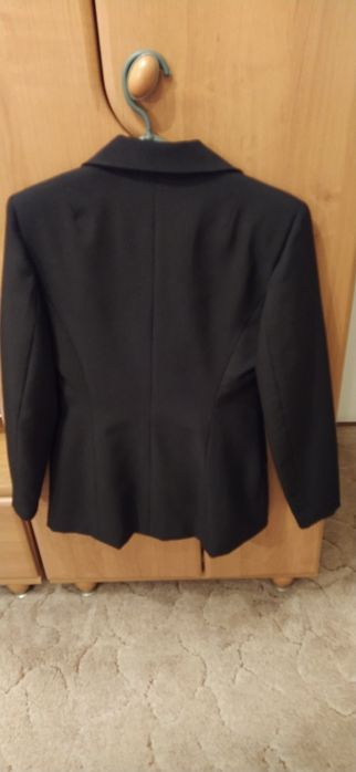 Vând costume dama
