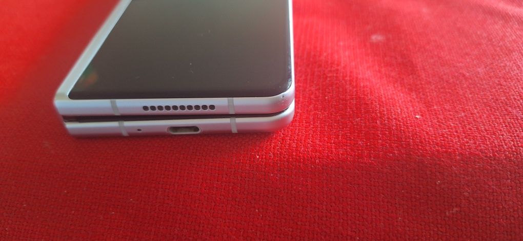 Продавам Samsung Galaxy Z Fold3, 256GB като нов