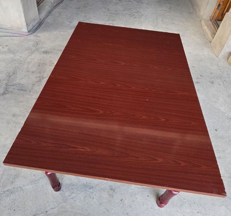 Продаётся стол б/у