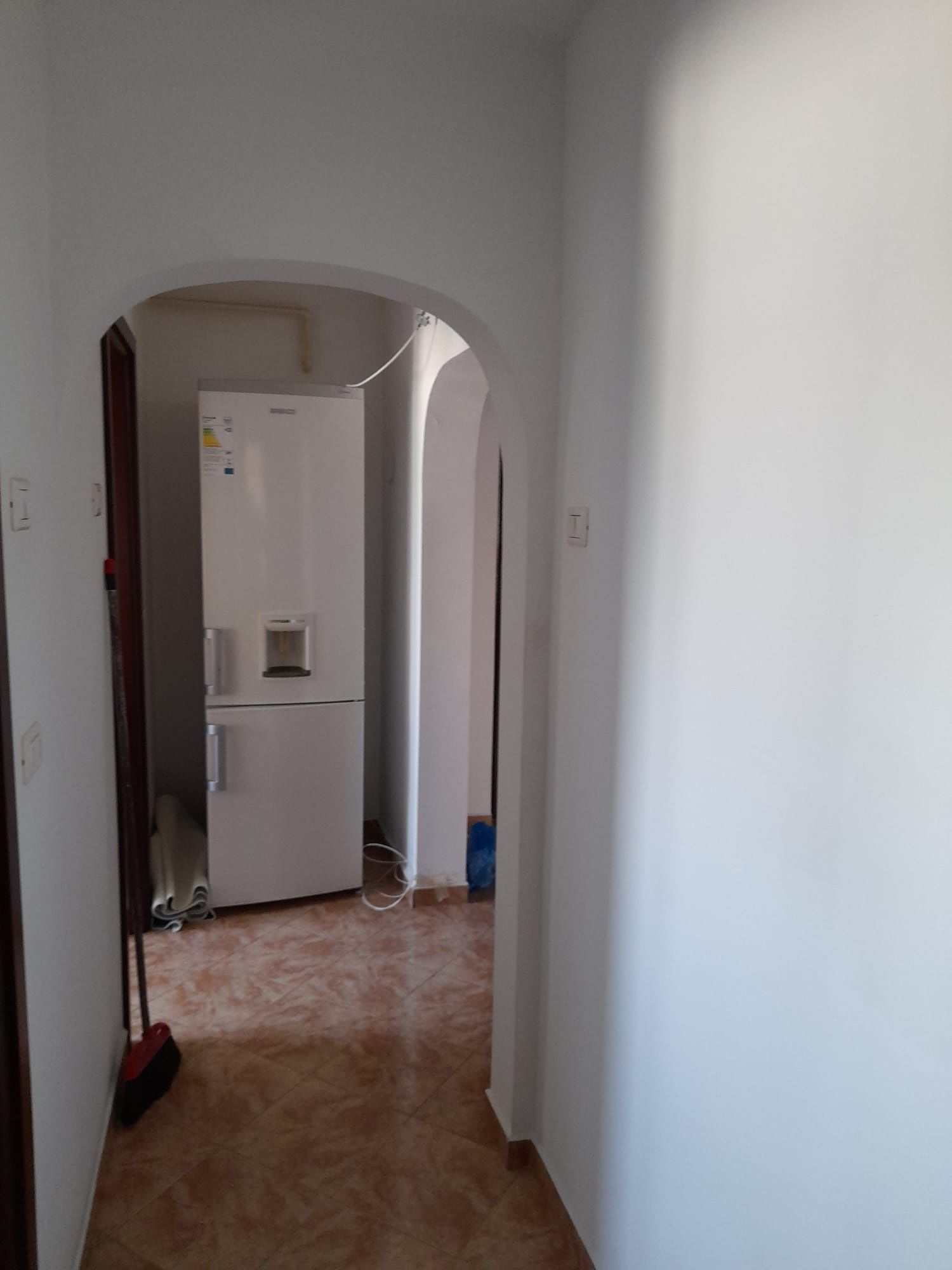 Inchiriez apartament