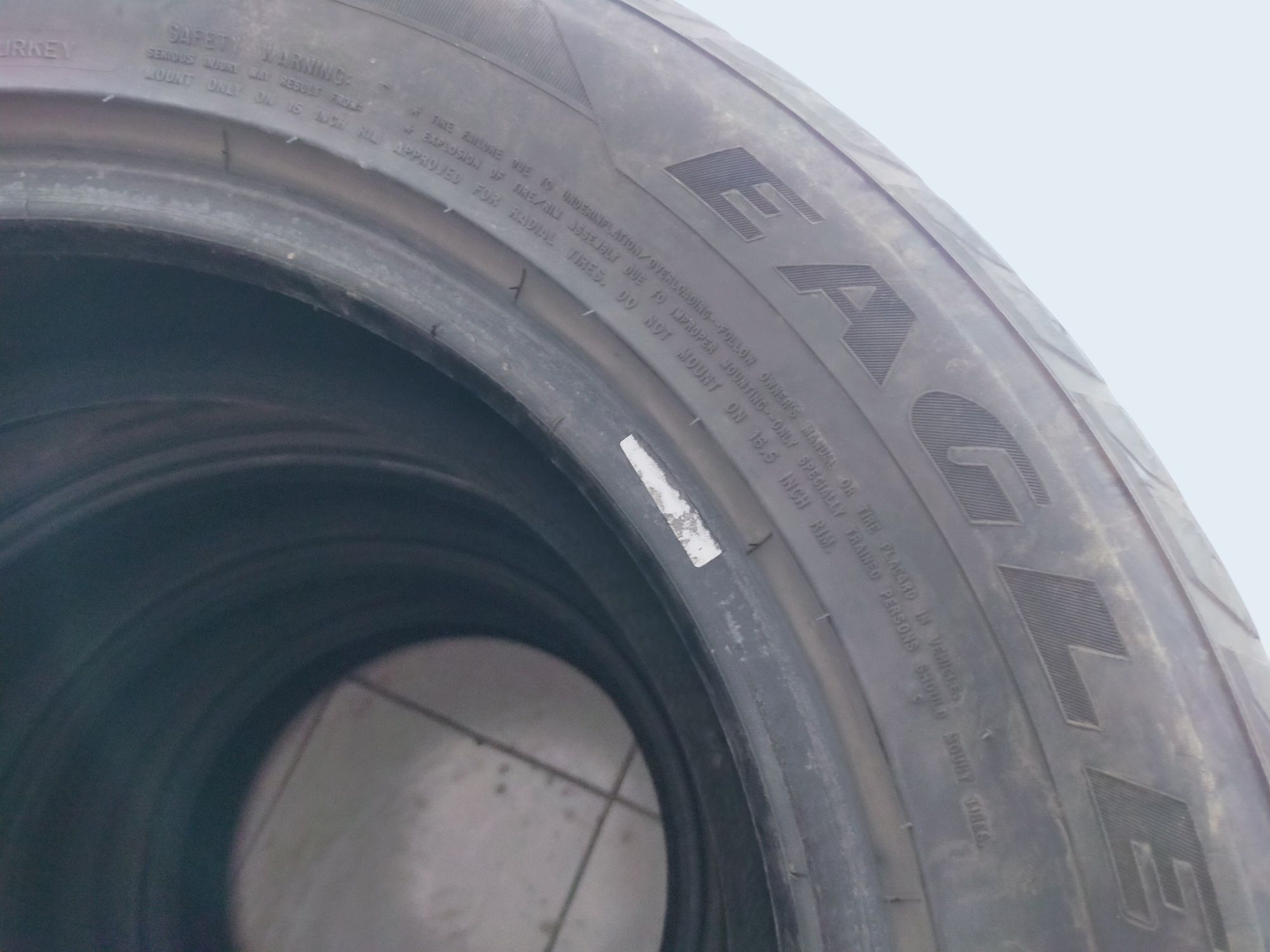 Продам шины Goodyear размер 215/60/ R16