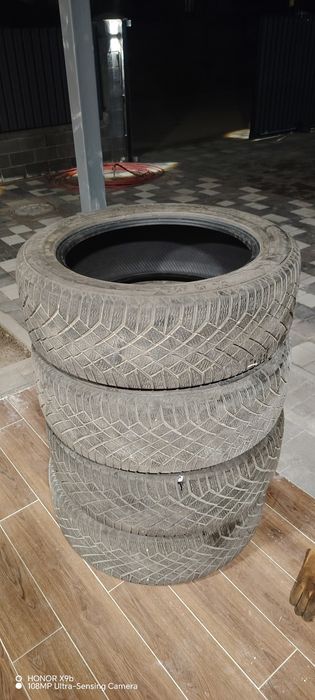 Шины зимние Continental