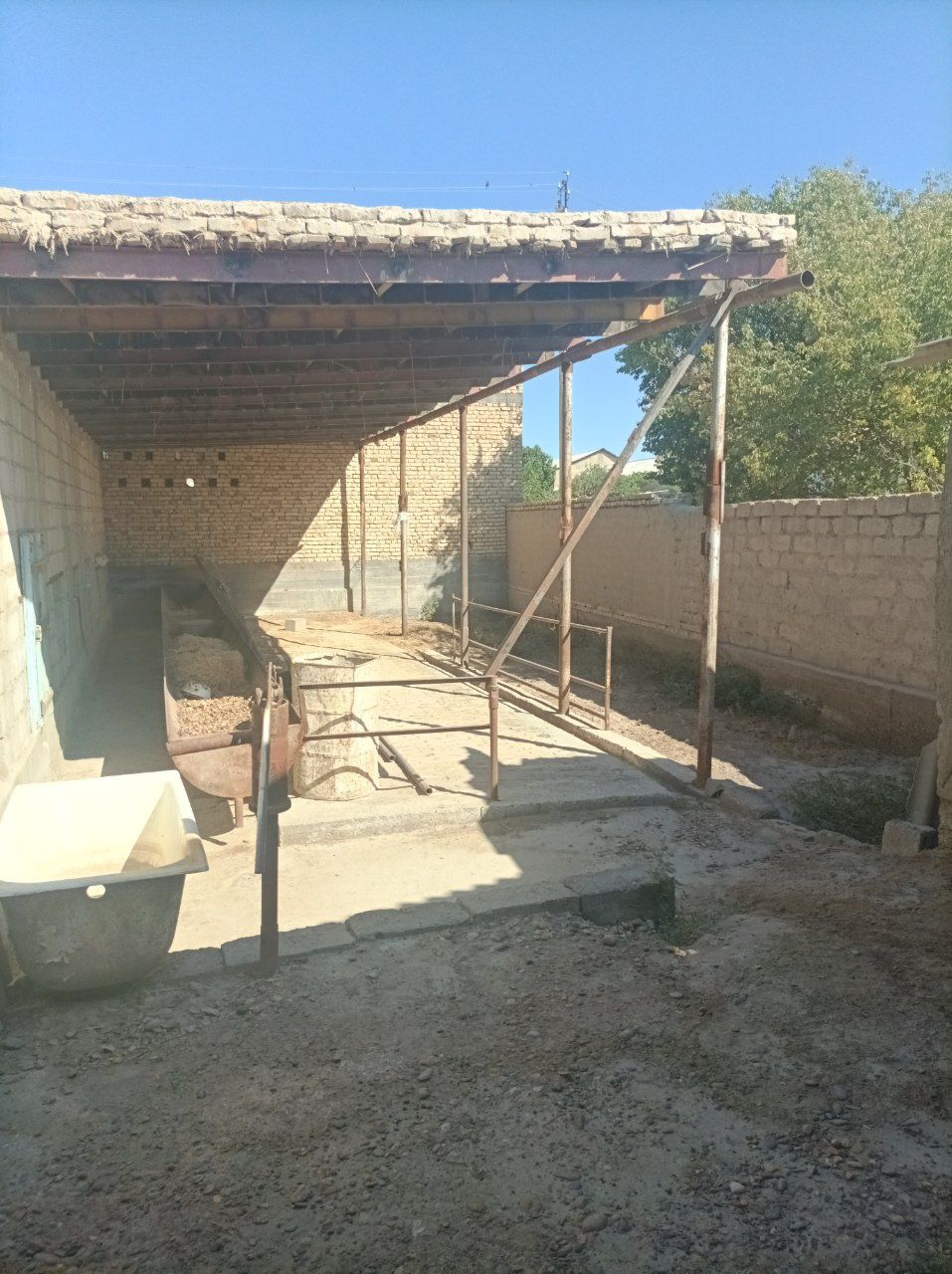Uchastka sotiladi. 45000 $