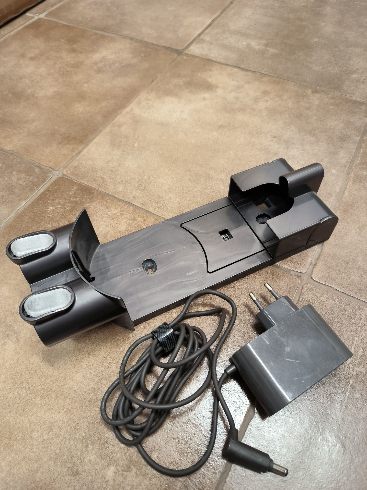 Dyson V6 стойка с зарядно
