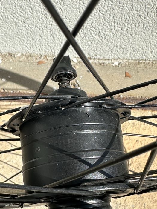 Предна капла с динамо главина 28’’