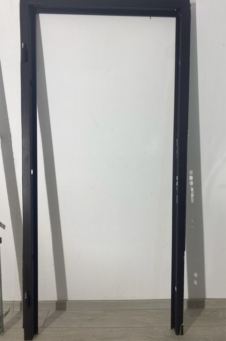 5 Buc. Ușă Metalică cu Toc, Armătură, Broască, Chei