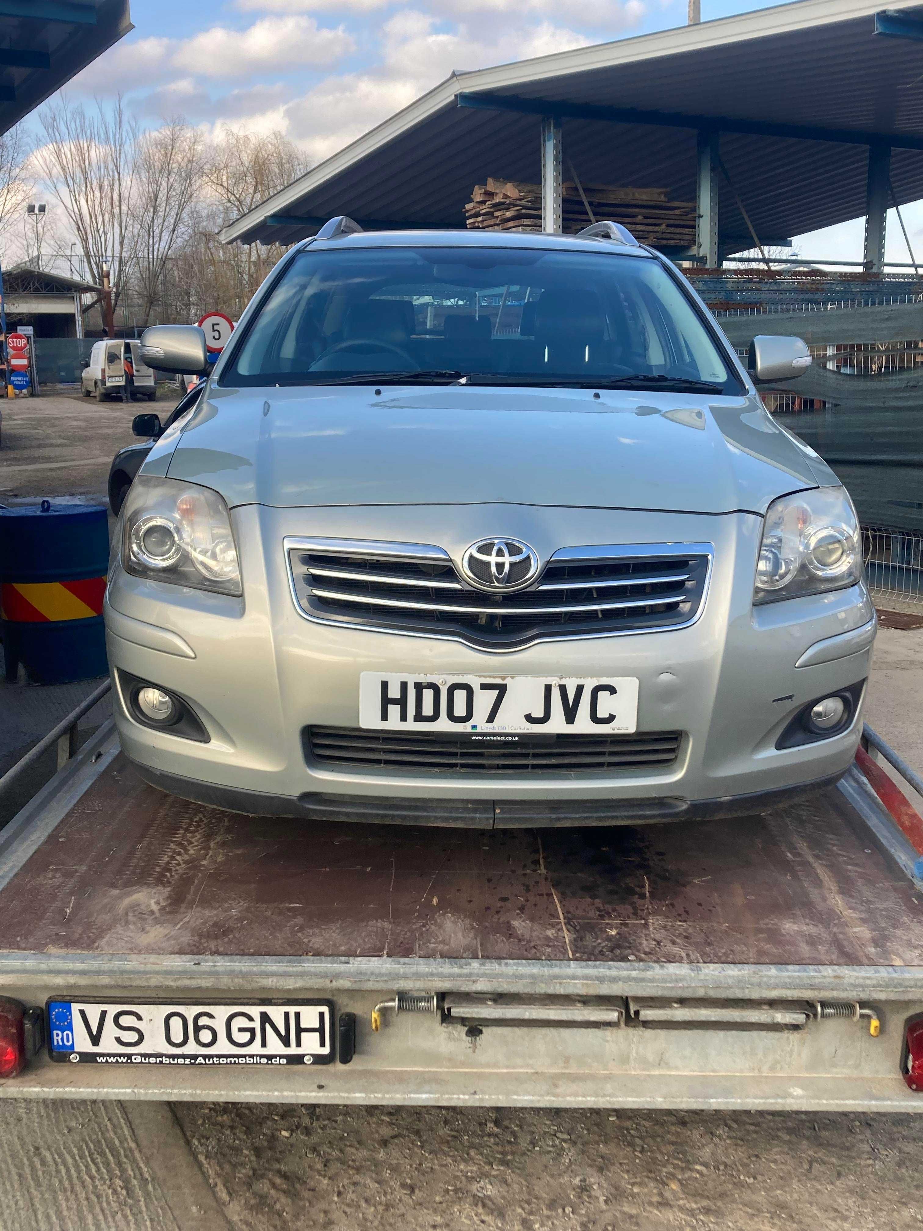 Dezmembrez Toyota Avensis  T25 FL SI NFL MOTOR 2.2 D-CAT 177 CP