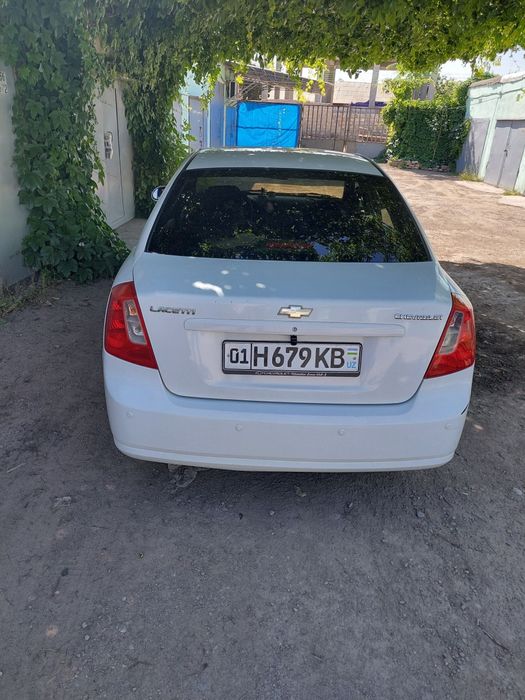 Продаётся автомобиль Лассети 2009 год