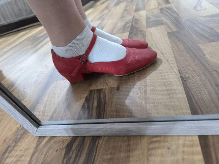 Vând pantofi pentru dans popular