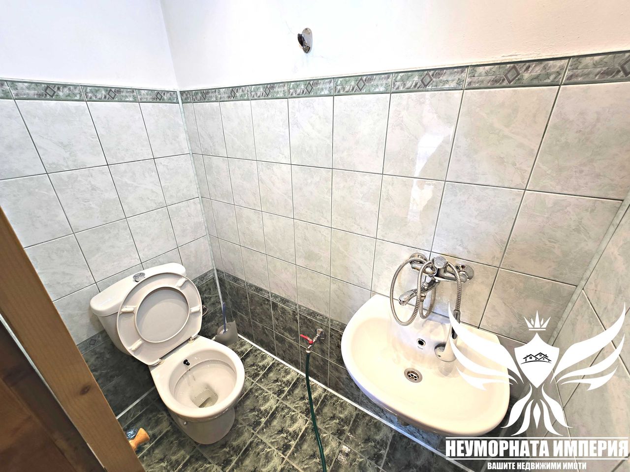 Дава се под наем Тристаен апартамент в Асеновград - 122 кв.м за 255 € - Снимка #16
