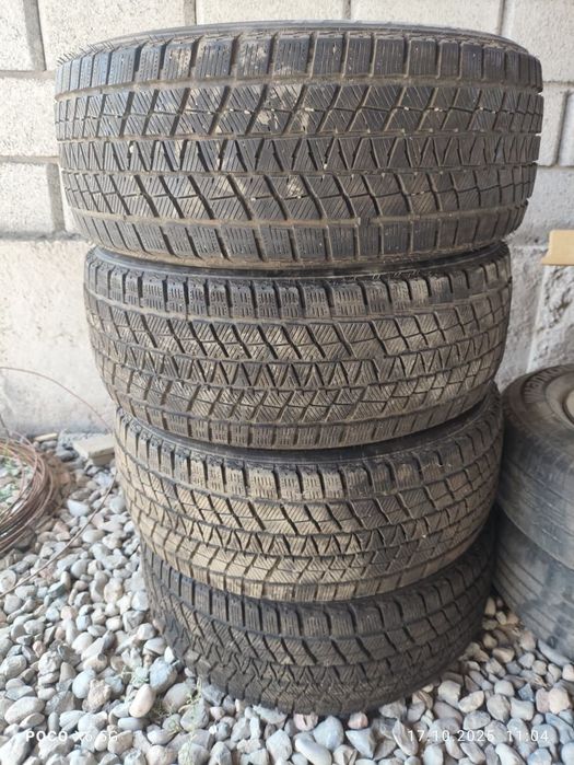 Продам зимние шины состояние отличное почти новые