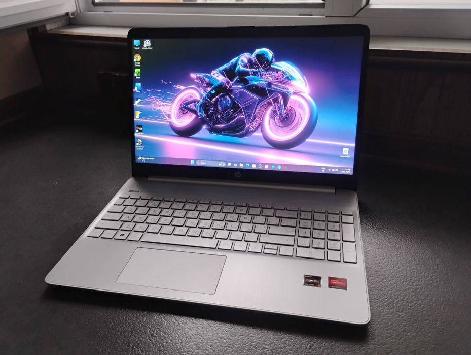 Laptop hp - Ryzen 5 - 5000serie - vega 7 - 16gb