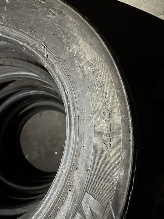 Продам резину на 255/60/17