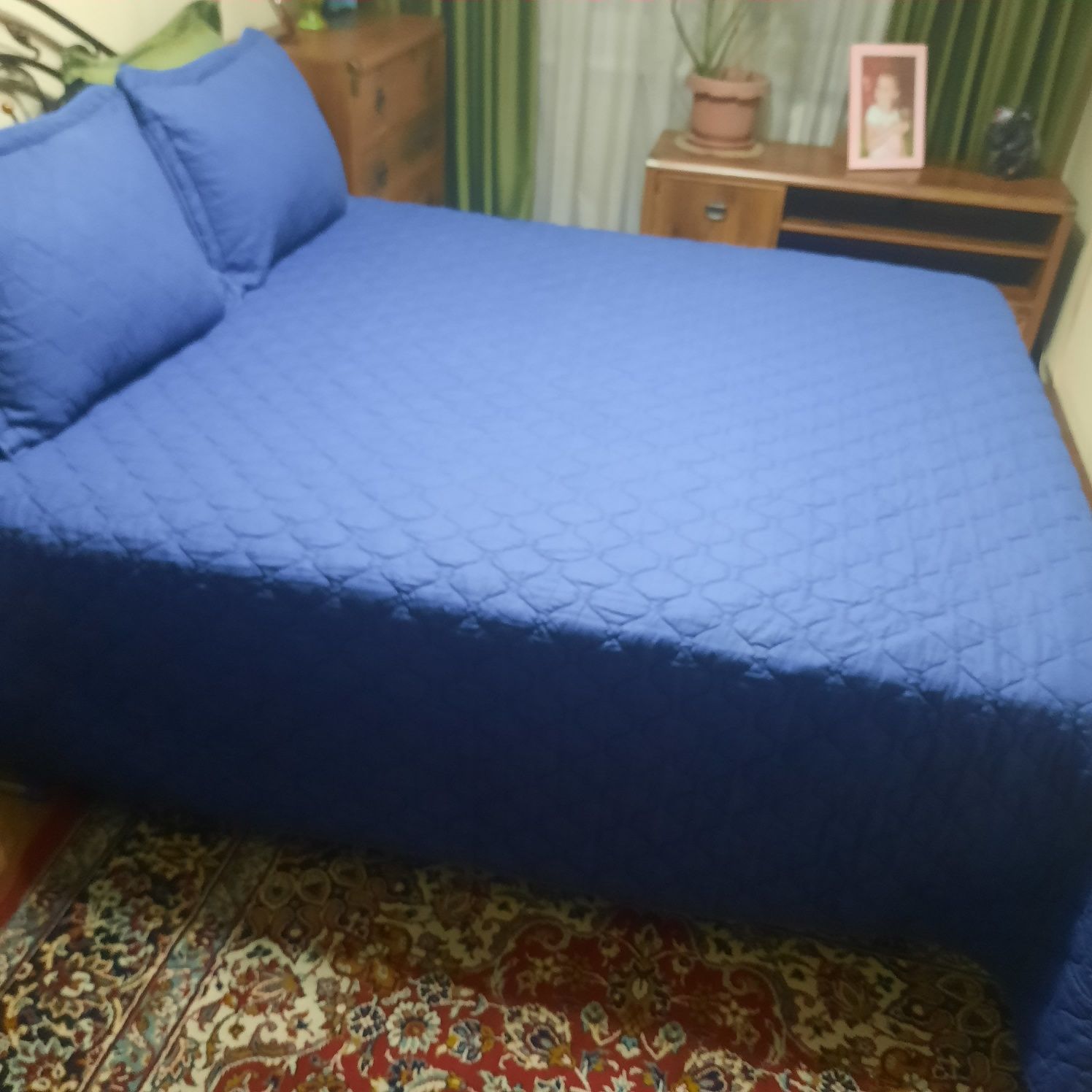 Продаем новое покрывало на двухспальную кровать,2 наволочки,