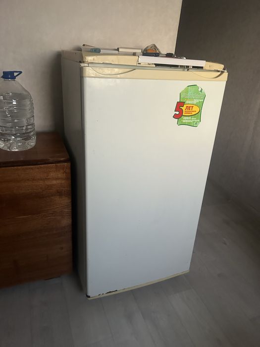 Холодильник отличном состояний,цена 20000 тисяч, Газ плита 20000 тисяч