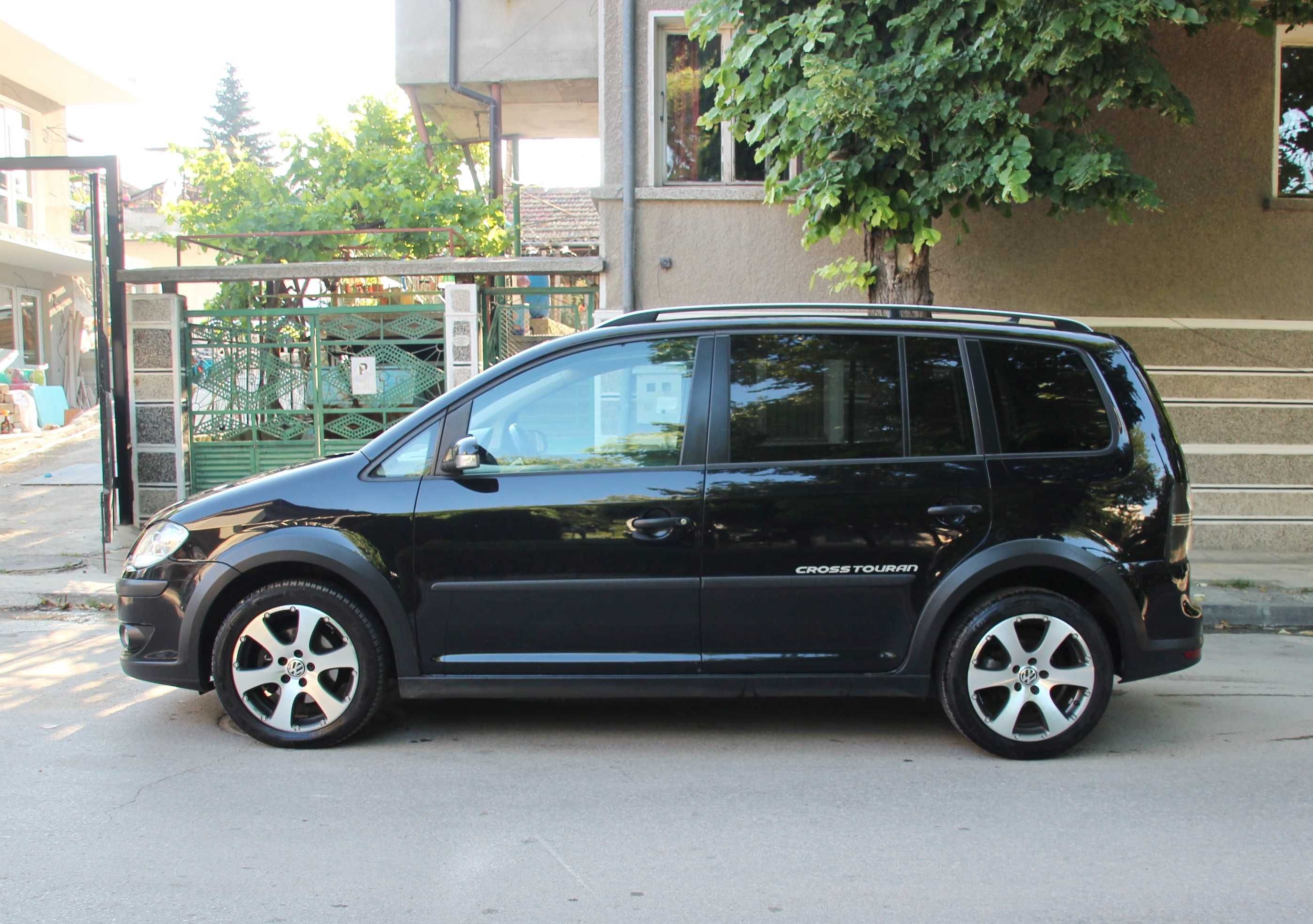 VW Touran Cross  2.0 TDI   6+1 места  нов внос