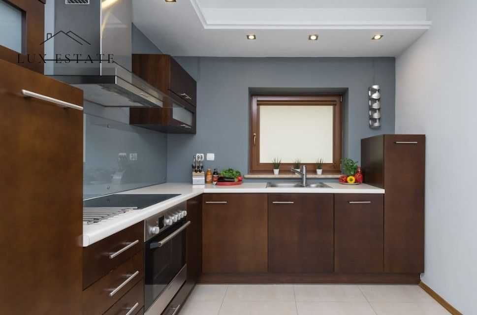 Продава се Двустаен апартамент в София, Гоце Делчев - 75 кв.м за 2507 €/кв.м - Снимка #1