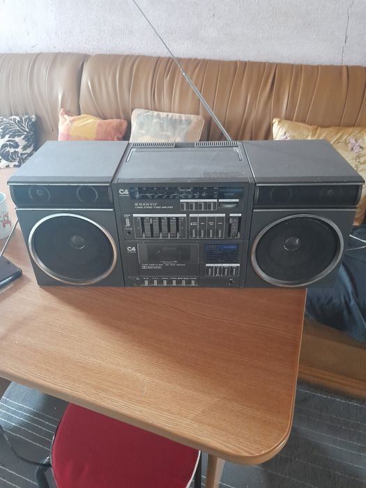 Casetofon vintage Sanyo c4 ,4 bând stereo tuner amplifier, stereo