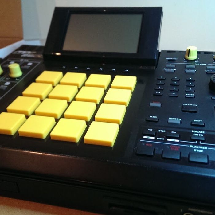 Грувбокс AKAI MPC 2500