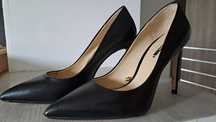 Vand pantofi negri stiletto Zara