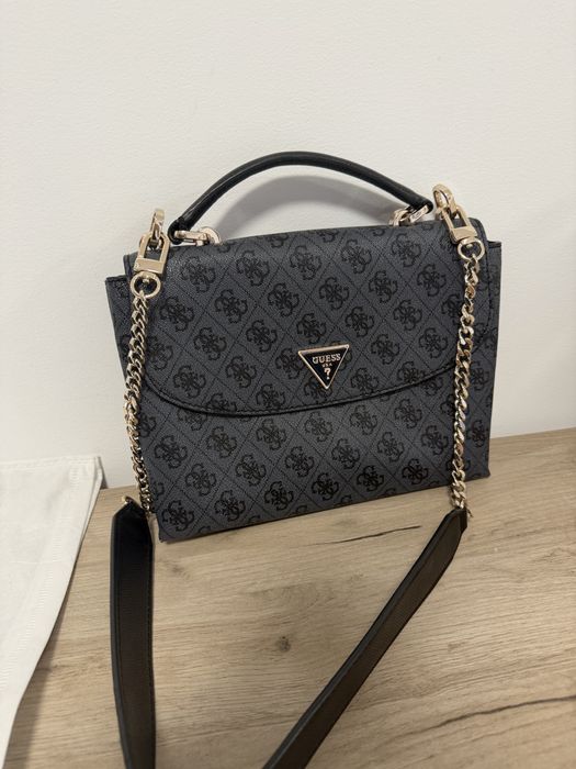 Оригинална дамска чанта guess