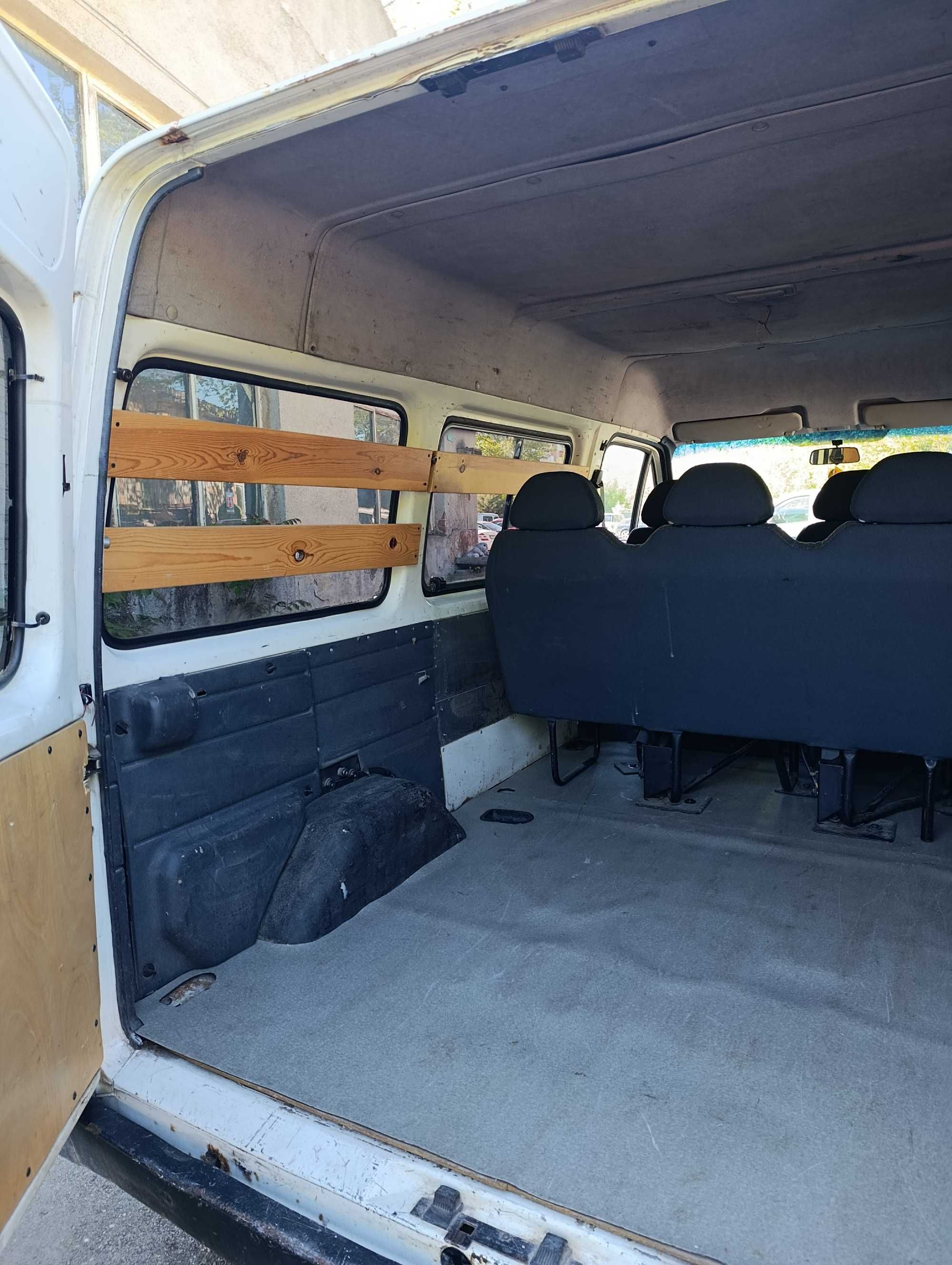 БУС Ford Transit пътнически