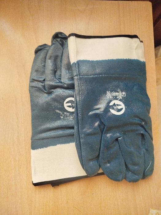 Продам перчатки резиновые