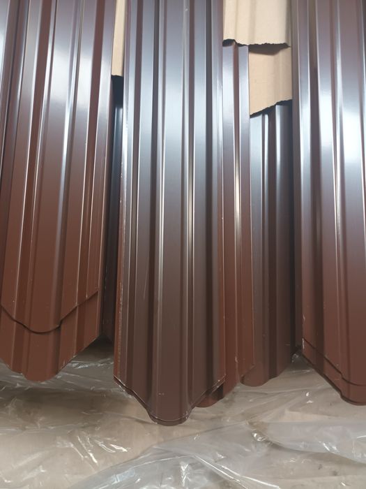 Vând șipcă metalică