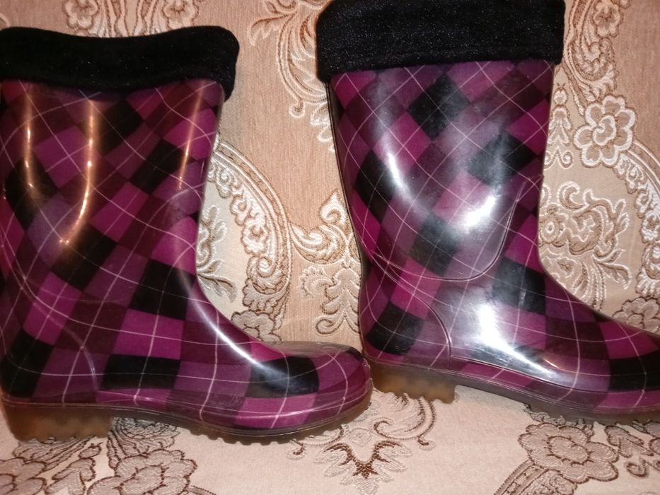 Продам Гелевые- резиновые сапоги р .40-.41 Чехол для обуви