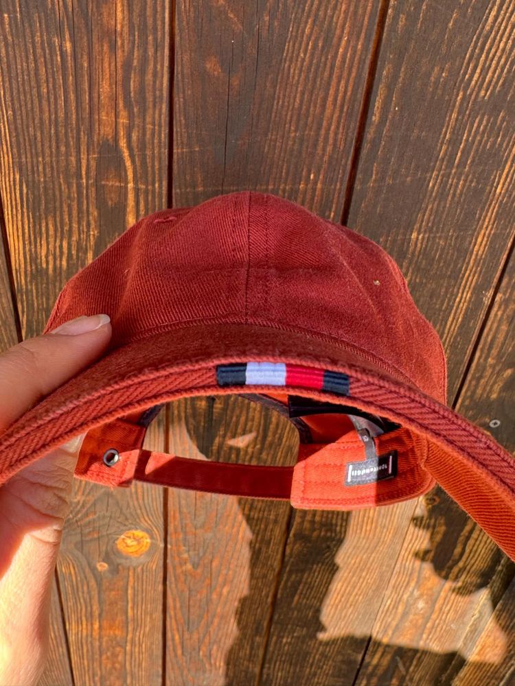 Оригинална шапка Tommy Hilfiger