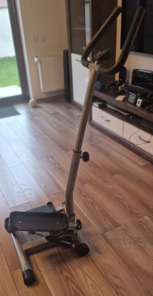 Stepper cu afișaj electronic