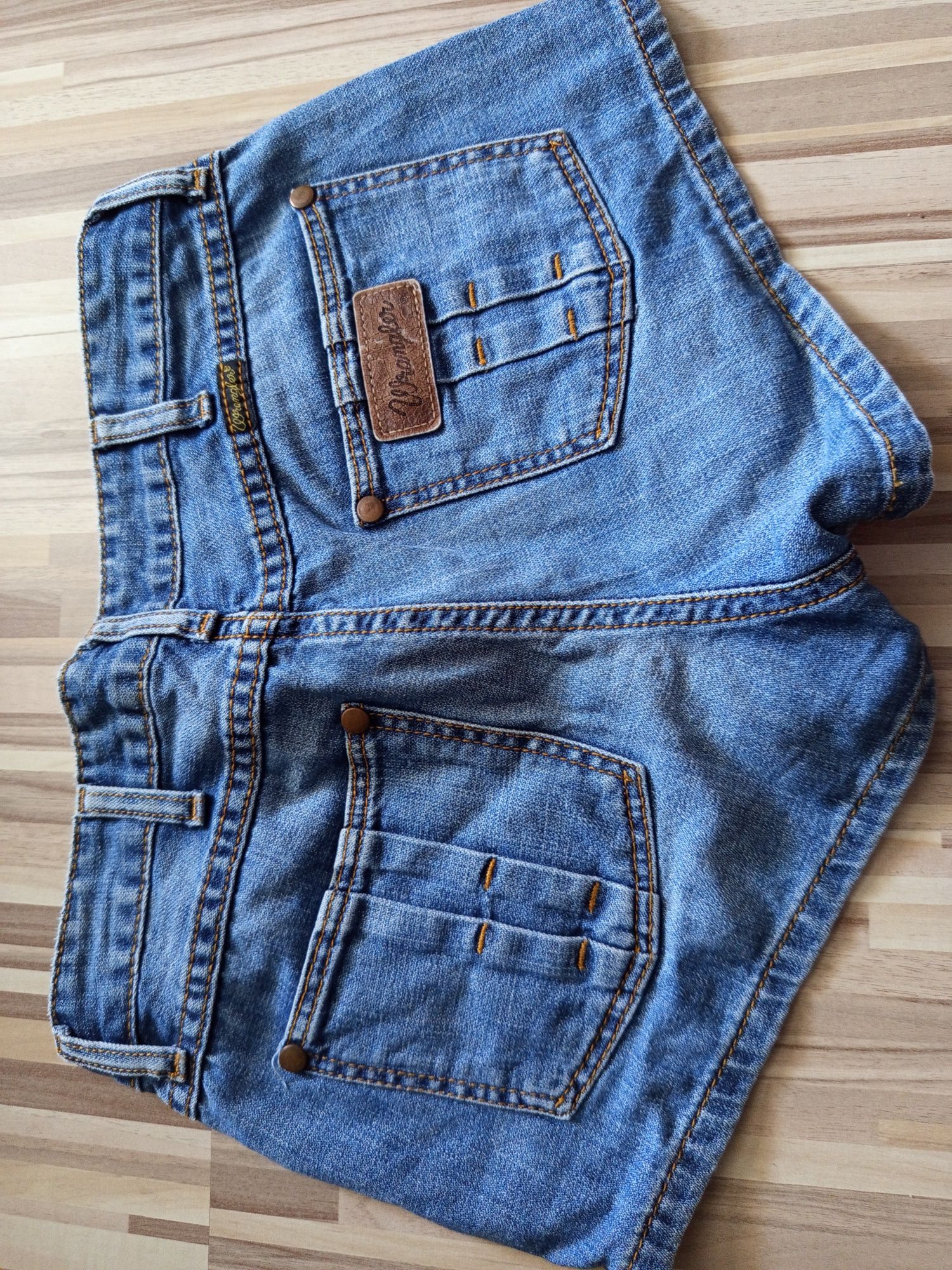 Къси панталони Guess, Wrangler цена 15лв размер S