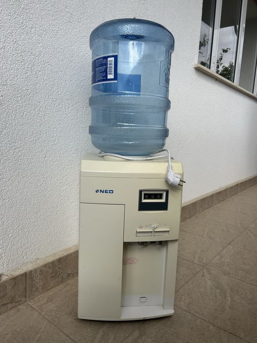 Диспенсър за вода