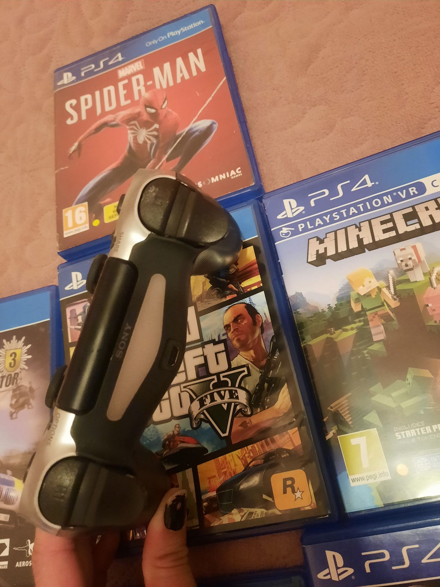 Vând joystick PS 4