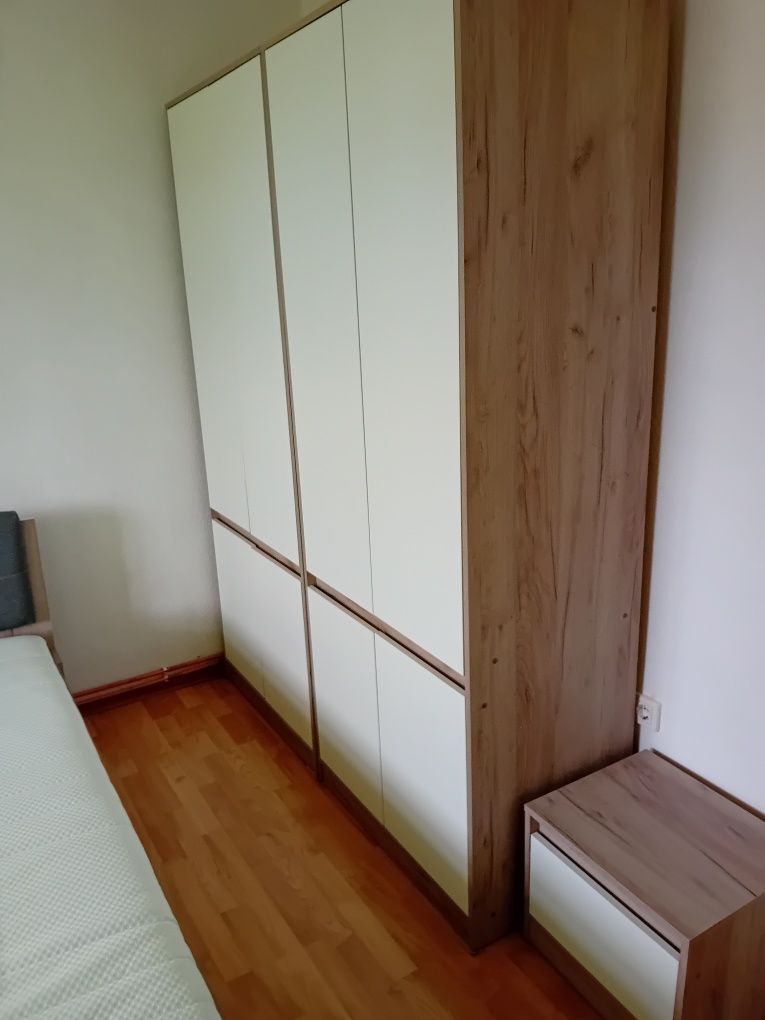 Închiriez aapartament cu doua camere /Dobrogei l .