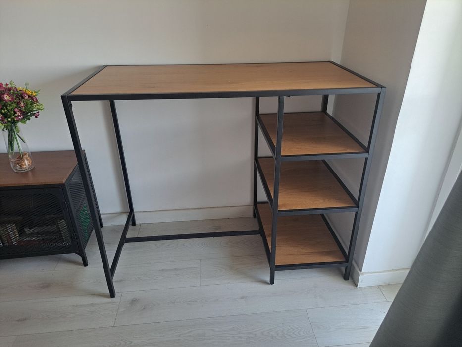 Vand masa tip bar impreuna cu 4 scaune