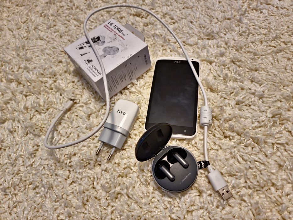 HTC One X (2012) + LG Tone