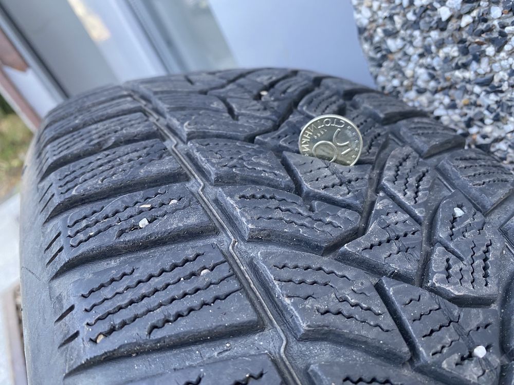 Продавам зимни гуми Dunlop 215/60/16 : 4 броя.