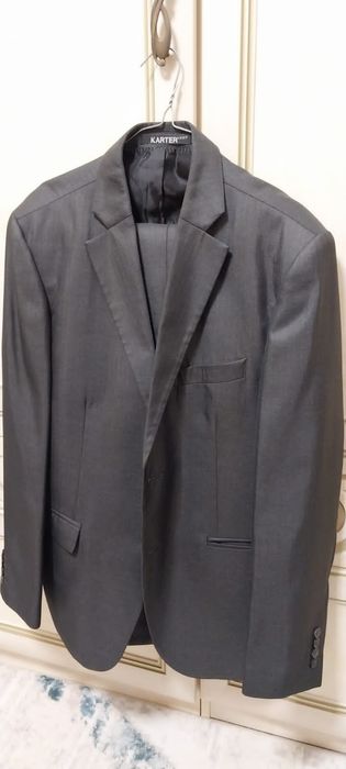 Срочно костюмы мужские в отличном состоянии