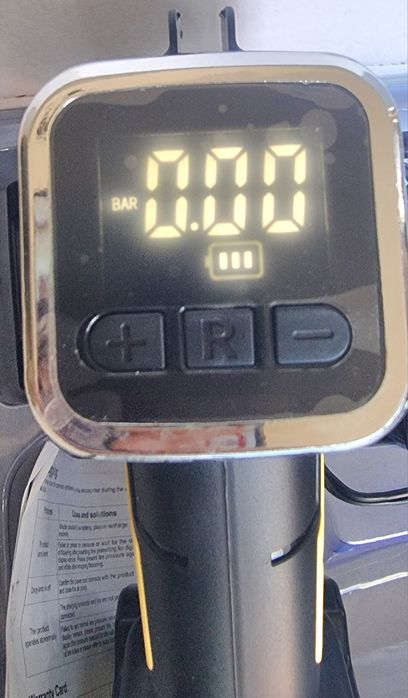 Автомобилен компресор, комплект с USB кабел за зареждане, бързо надува