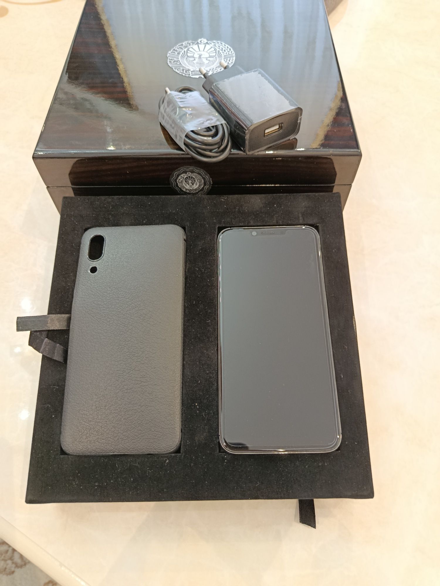 Iphone X korpusdagi Android