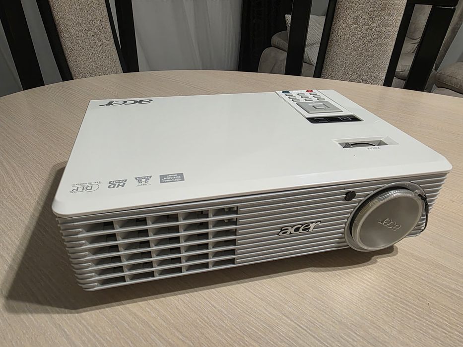 Videoproiector acer 3d
