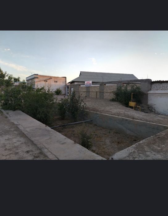 шахар марказидан уй карши шахар Уй сотилади Жайхун кучасида  жойлашган